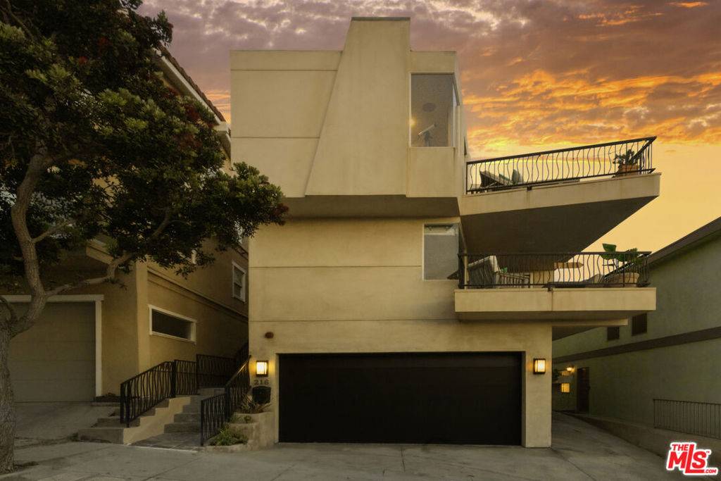 Manhattan Beach, CA 90266,216 38th ST