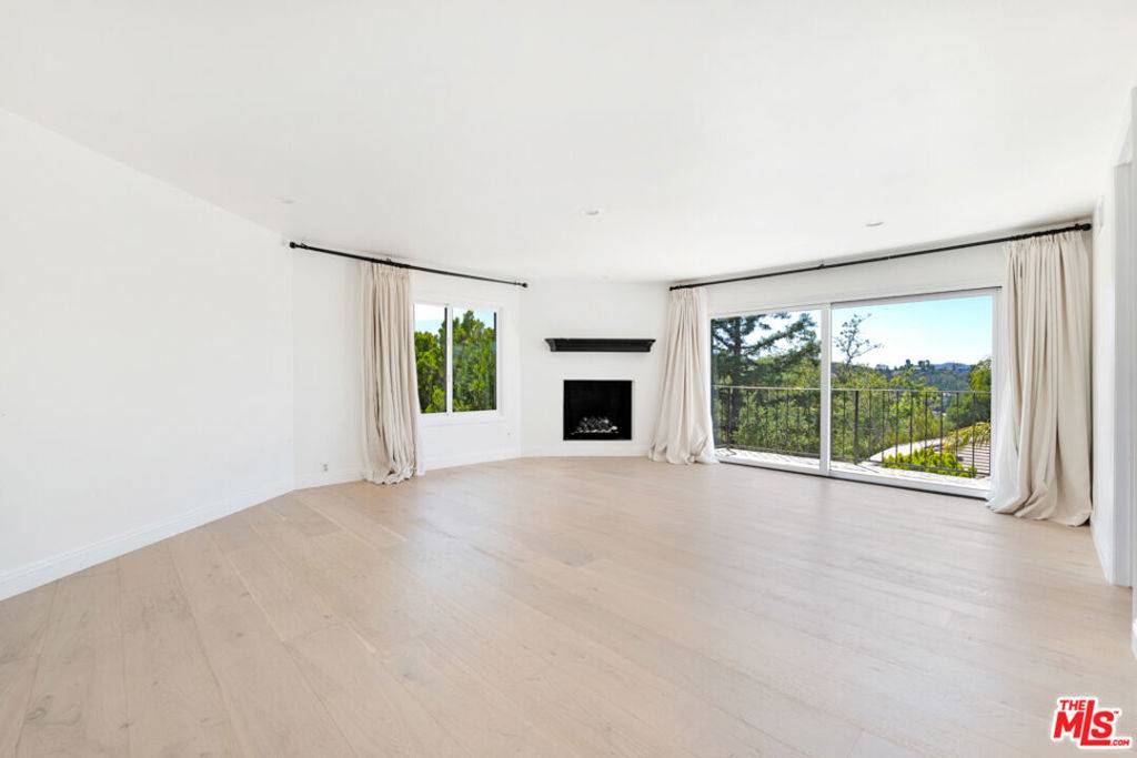 Westlake Village, CA 91361,32305 Blue Rock
