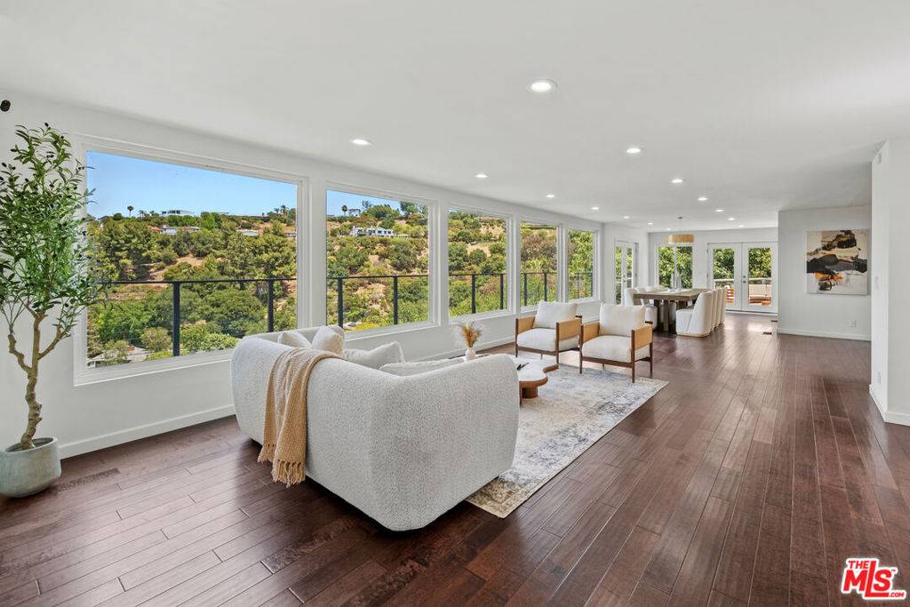 Encino, CA 91436,16755 Encino Hills DR