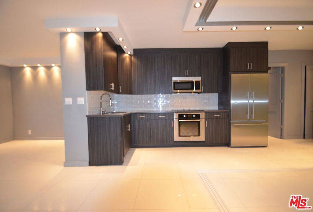 West Hollywood, CA 90069,999 N DOHENY DR #511