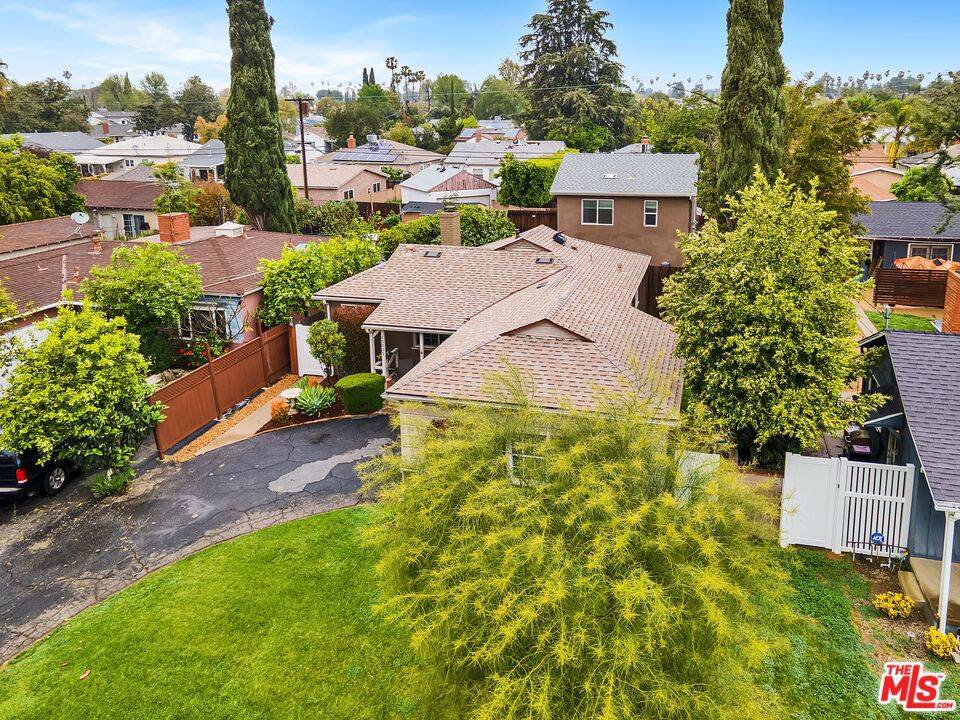 Van Nuys, CA 91405,15031 15033 Hartland ST