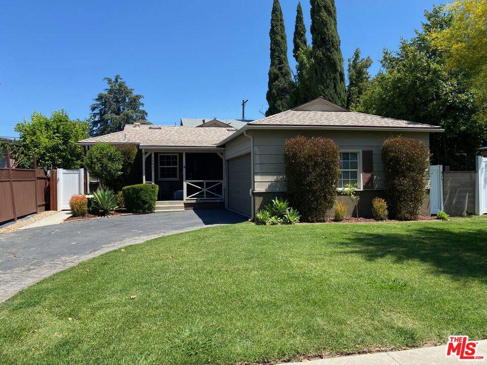 Van Nuys, CA 91405,15031 15033 Hartland ST