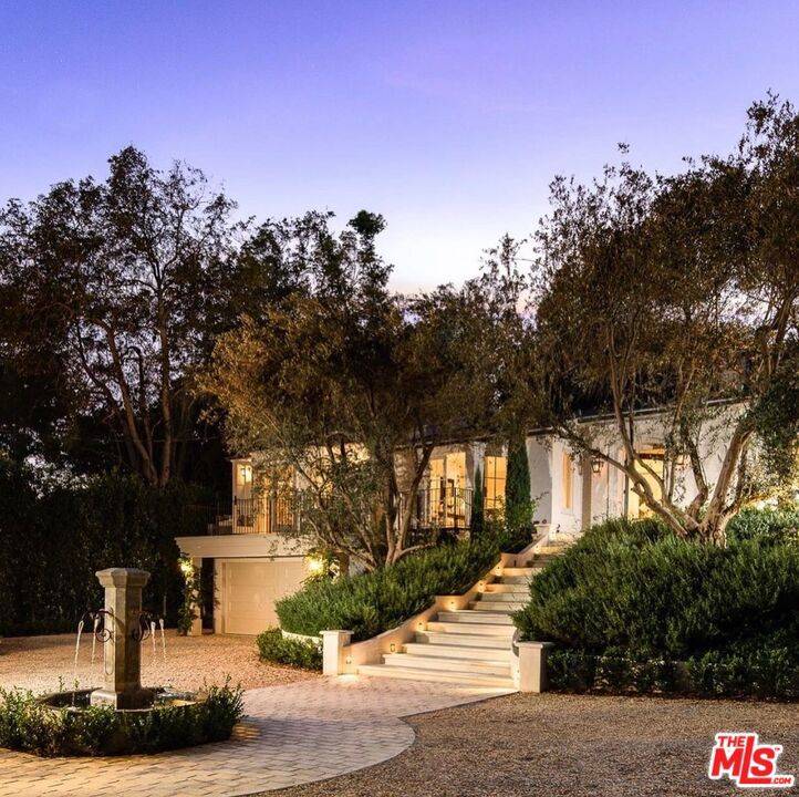 Beverly Hills, CA 90210,9161 Hazen DR