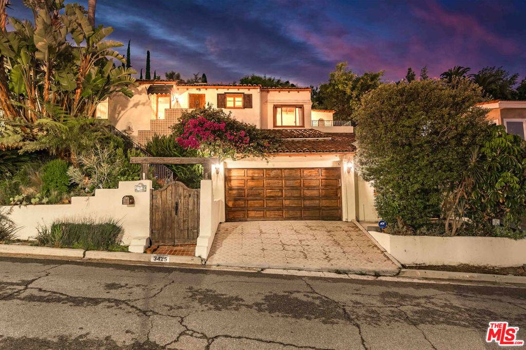 Los Angeles, CA 90068,3425 Oak Glen DR