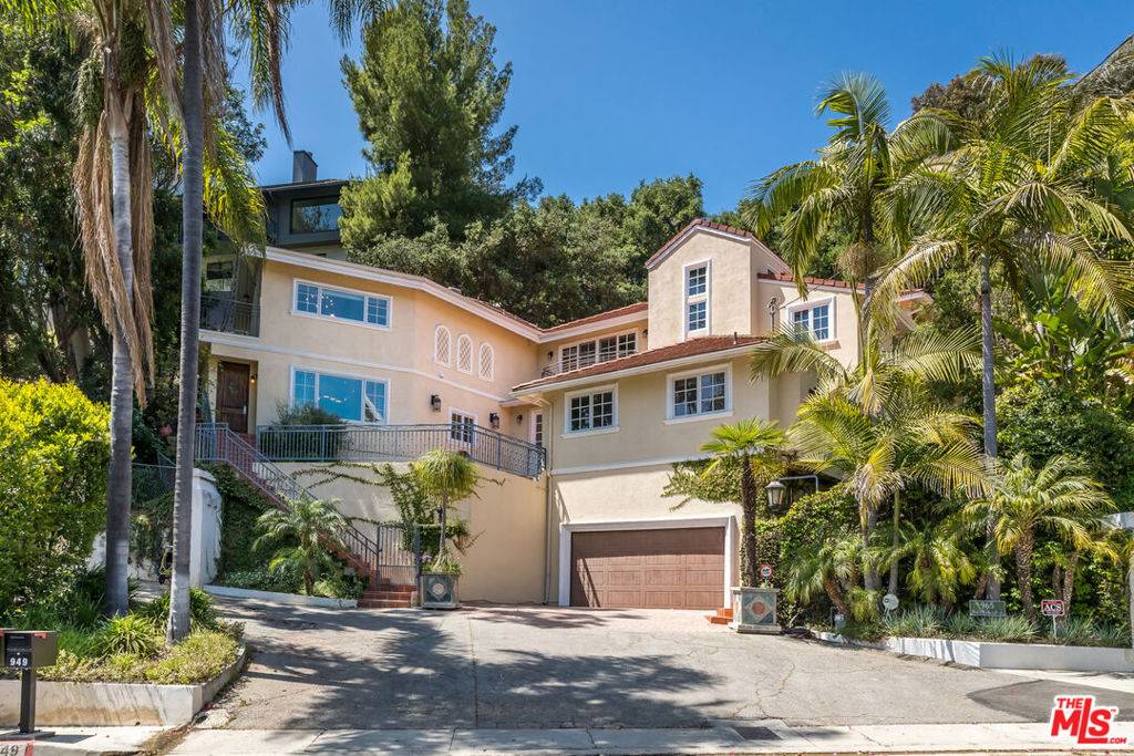 Los Angeles, CA 90049,941 N Norman PL