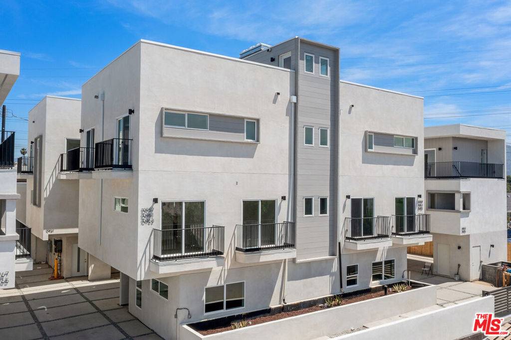 North Hollywood, CA 91606,10963 Calvert #1/4