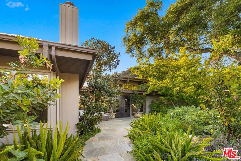 Santa Barbara, CA 93108,655 Oak Springs LN