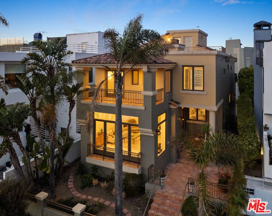 Marina Del Rey, CA 90292,5105 Via Donte