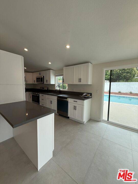 Winnetka, CA 91306,20660 Lemay ST