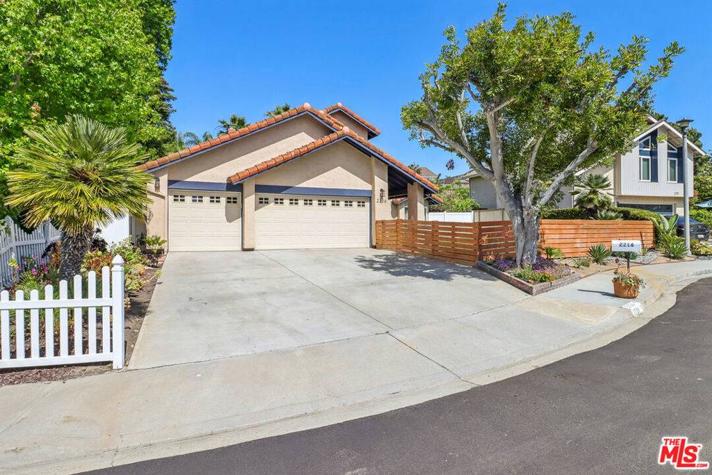 Carlsbad, CA 92009,2216 Recodo CT