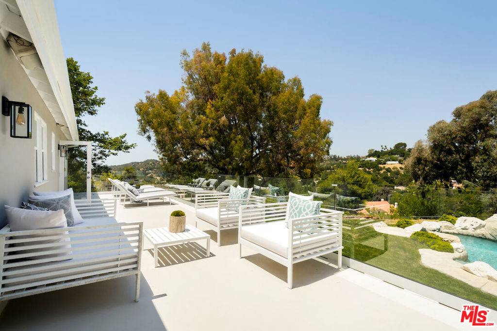 Beverly Hills, CA 90210,3171 Toppington DR