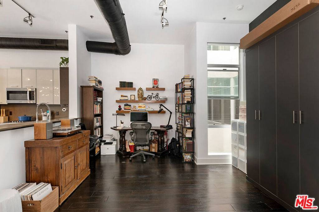 Marina Del Rey, CA 90292,13320 Beach AVE #306