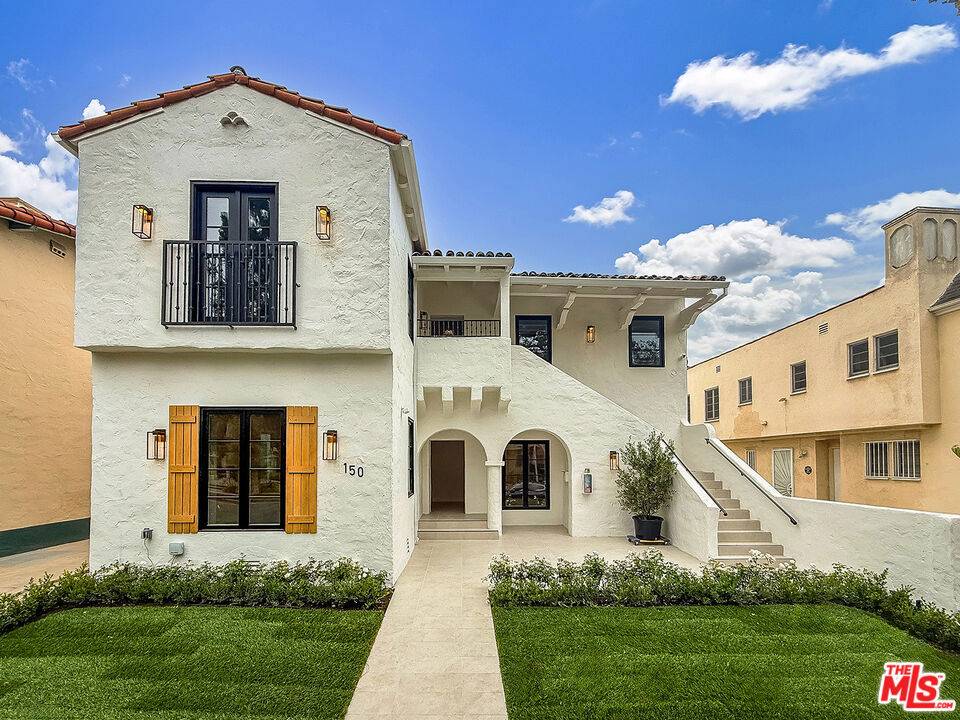 Beverly Hills, CA 90211,150 N Arnaz DR #D