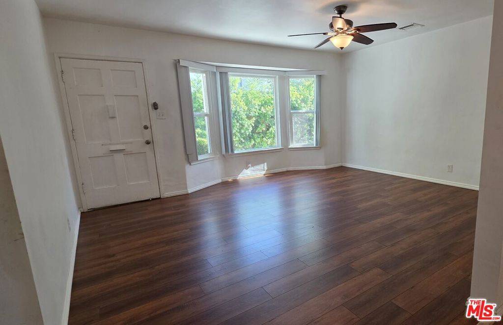 Valley Village, CA 91607,5444 Hermitage AVE