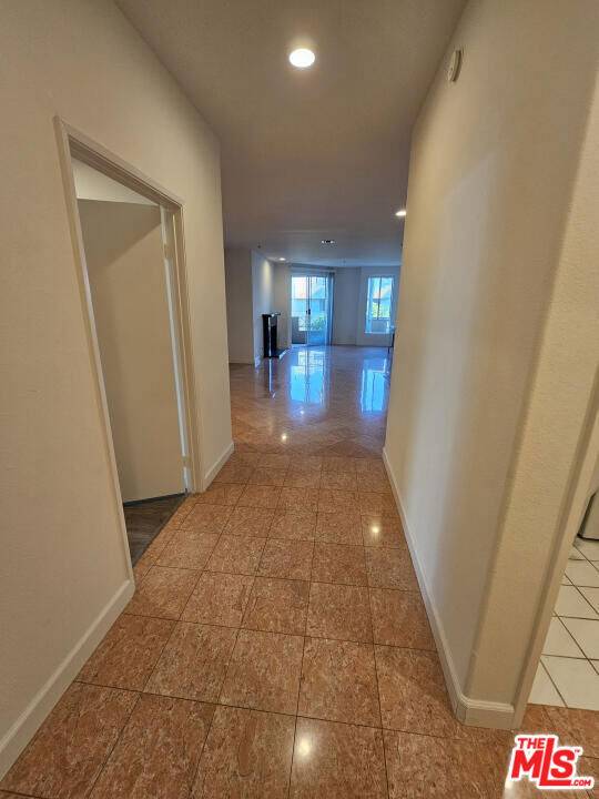 Los Angeles, CA 90020,333 Westminster AVE #304