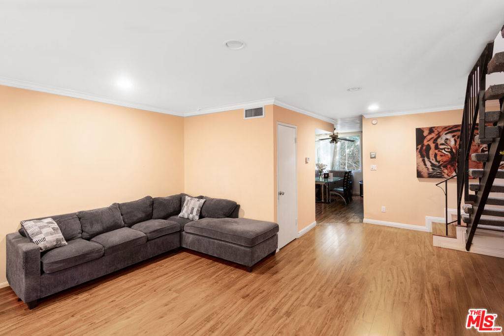 Encino, CA 91436,4610 Densmore AVE #10