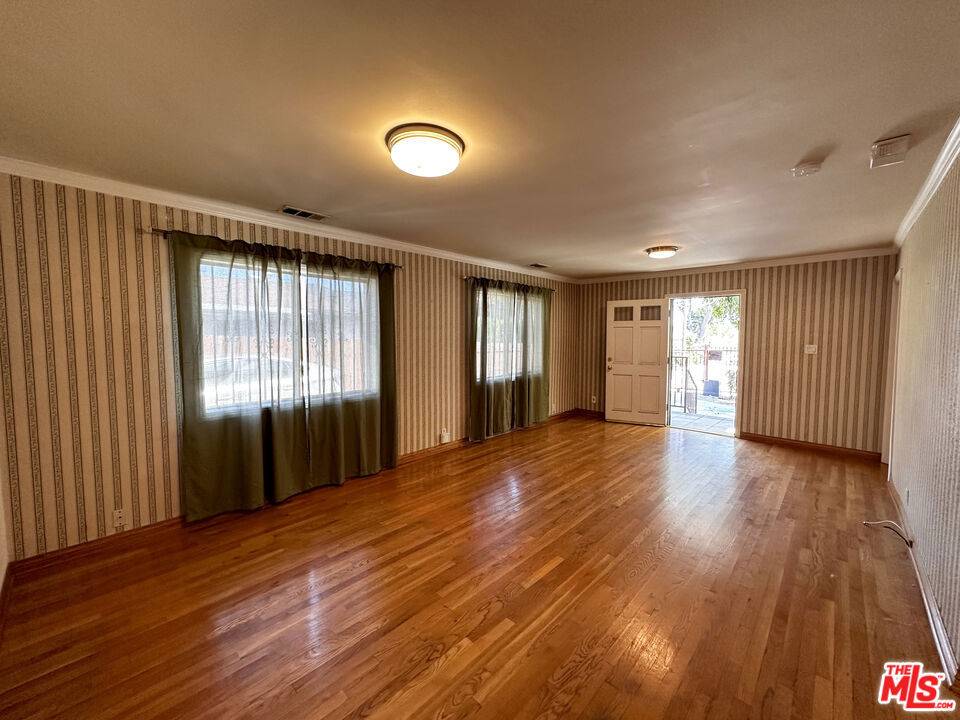 Los Angeles, CA 90027,4337 Prospect AVE