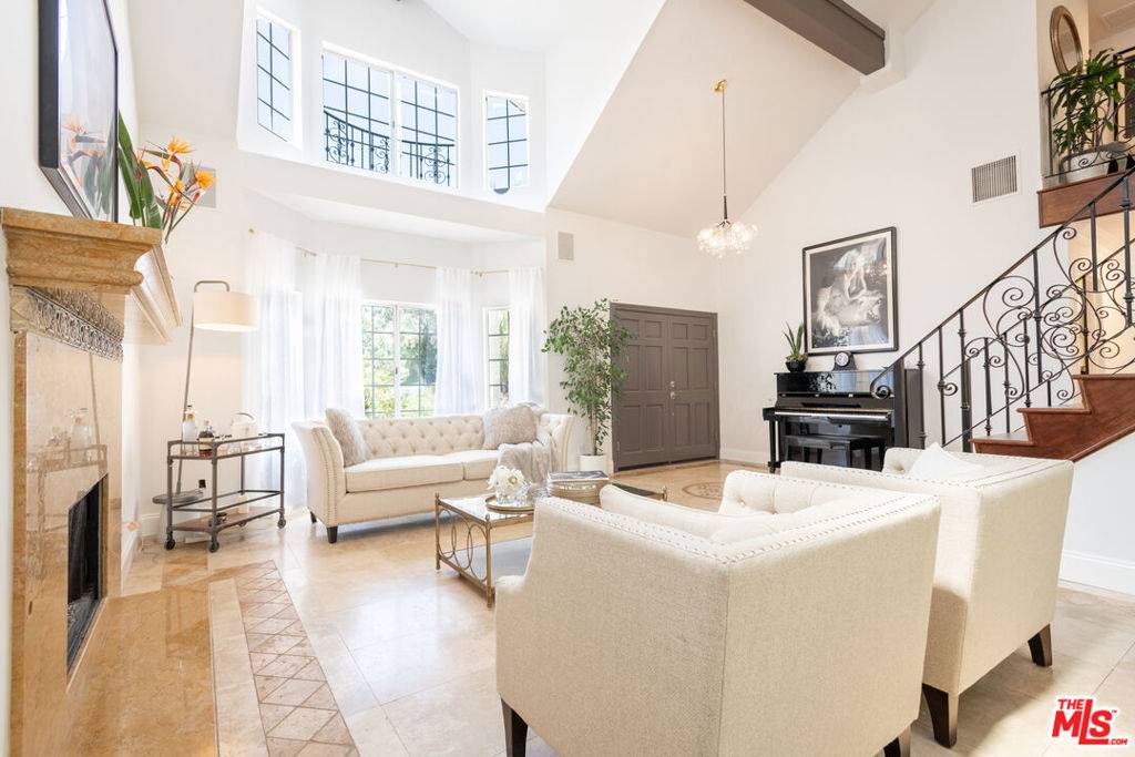 Calabasas, CA 91302,26004 Trana CIR