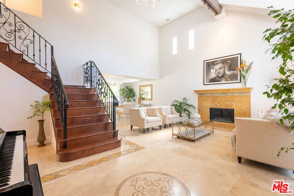 Calabasas, CA 91302,26004 Trana CIR