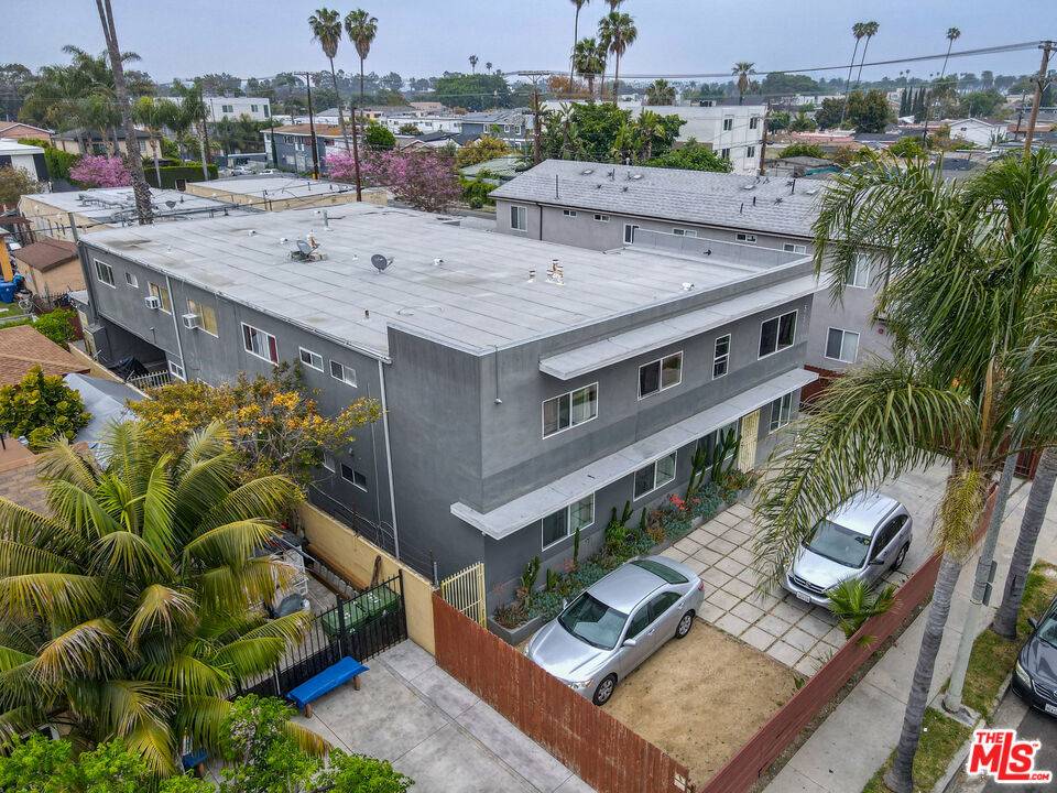 Los Angeles, CA 90016,5511 Smiley DR