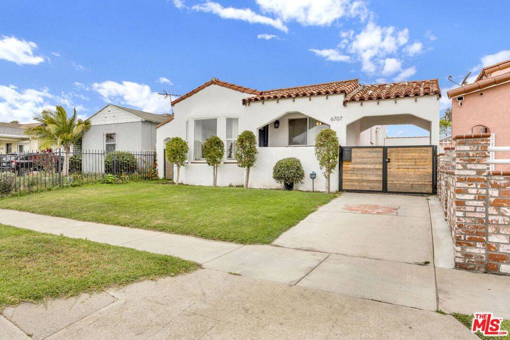 Los Angeles, CA 90043,6707 4th AVE
