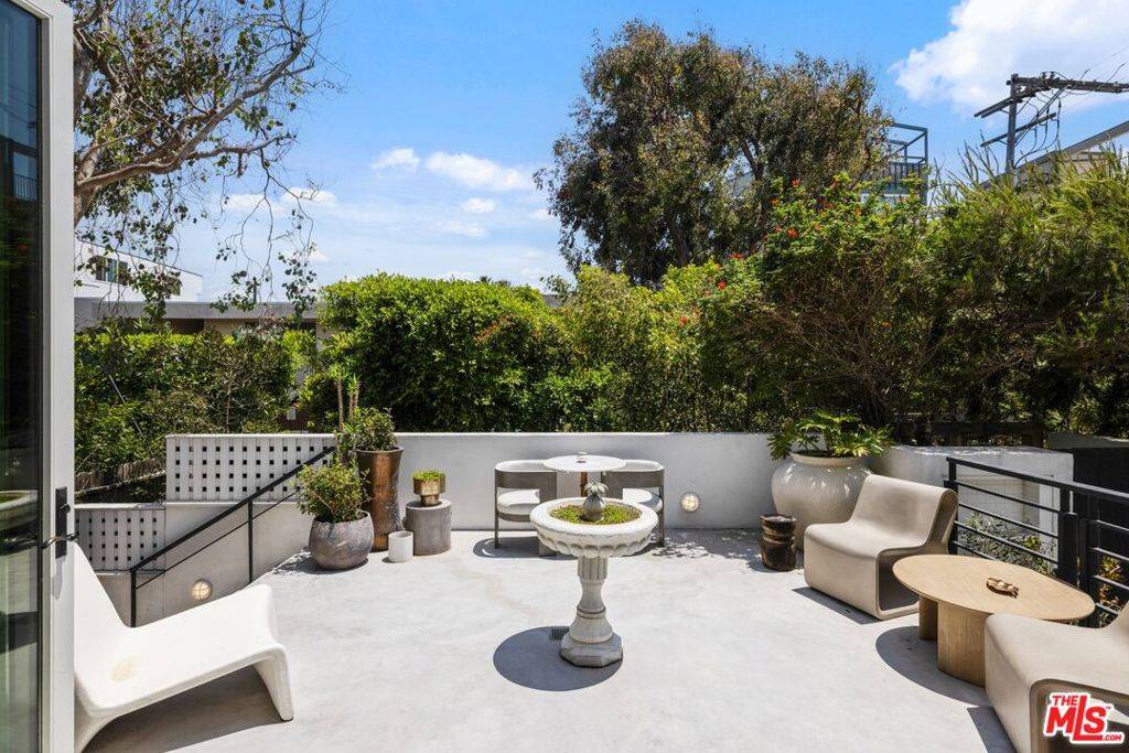 Marina Del Rey, CA 90292,15 Reef ST