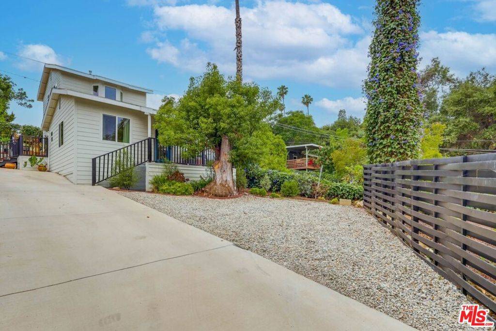 Los Angeles, CA 90042,815 N Avenue 63