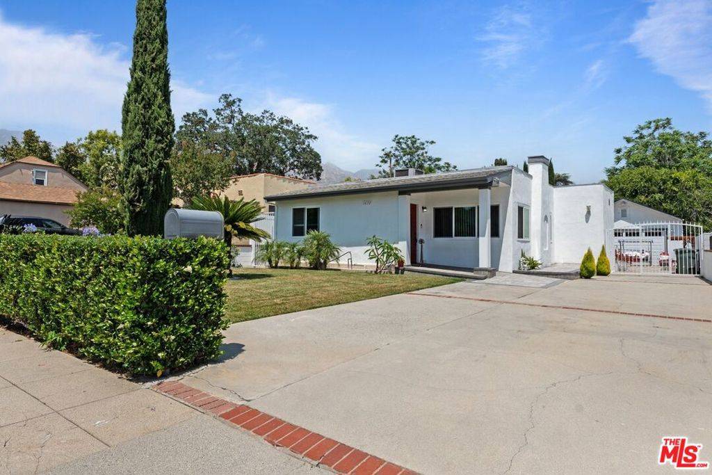 Pasadena, CA 91104,1430 N Dominion AVE