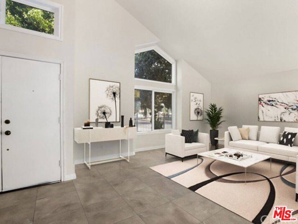 Lake Balboa, CA 91406,7803 Goldmine LN