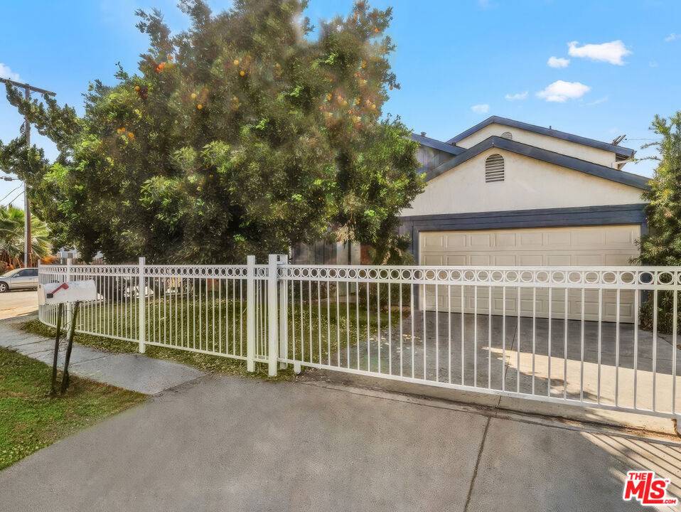 Lake Balboa, CA 91406,7803 Goldmine LN