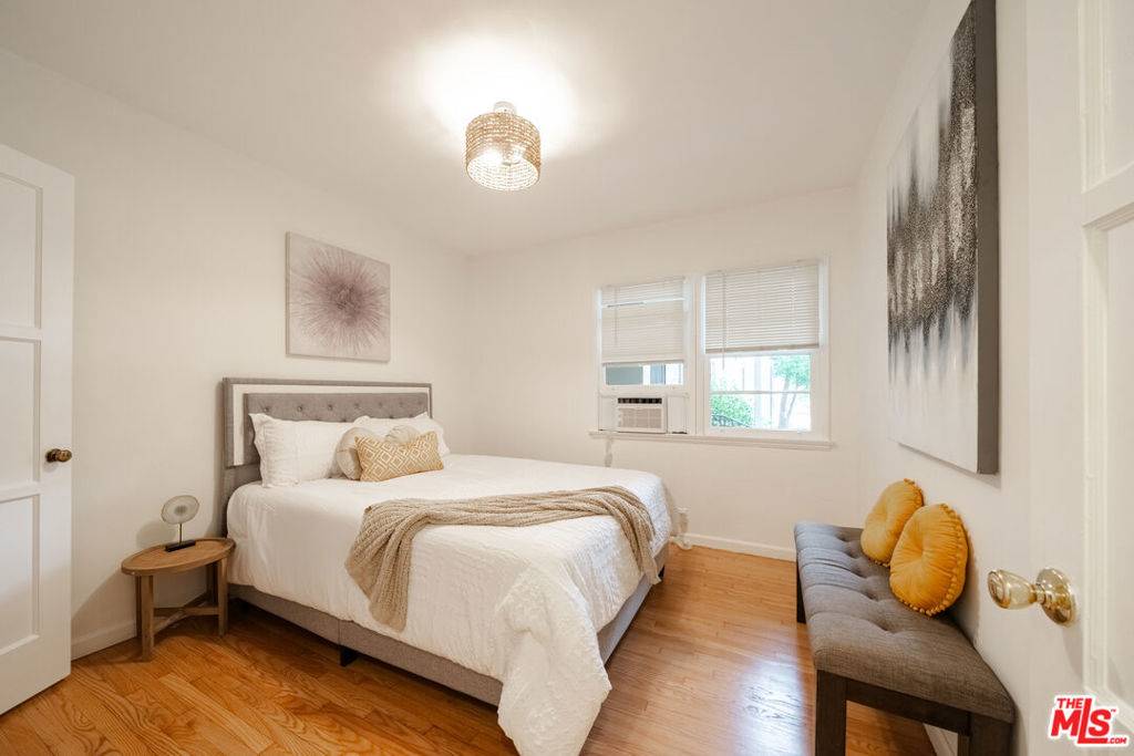 Glendale, CA 91202,823 Highland AVE #16