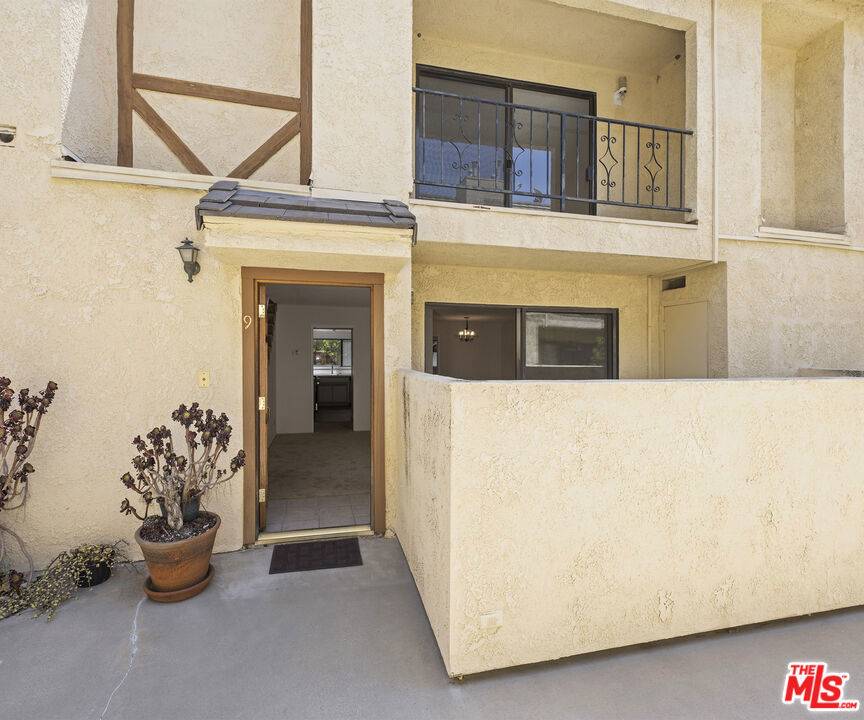 North Hollywood, CA 91605,13211 Vanowen ST #9