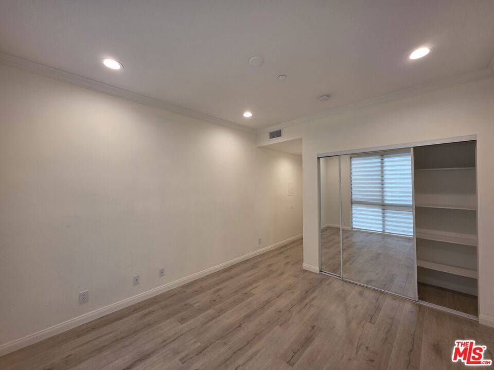 Los Angeles, CA 90049,12000 Goshen AVE #104