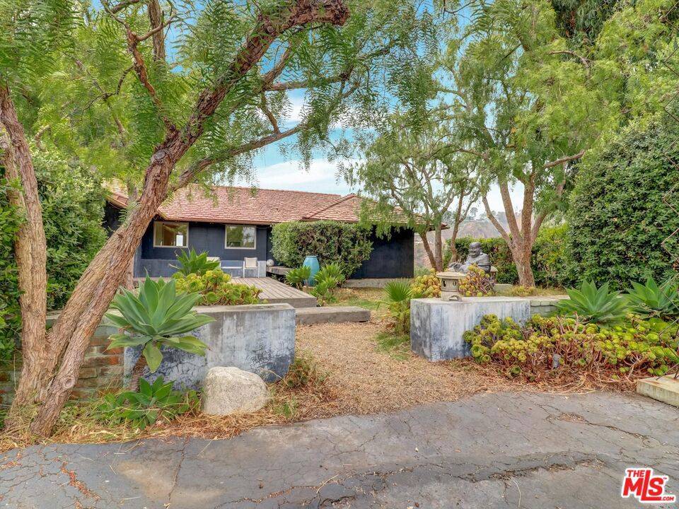 Pacific Palisades, CA 90272,16959 Dulce Ynez LN