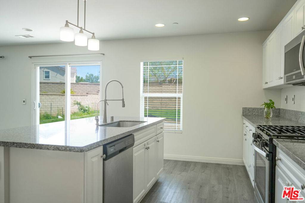 Palmdale, CA 93551,2732 Hemlock RD