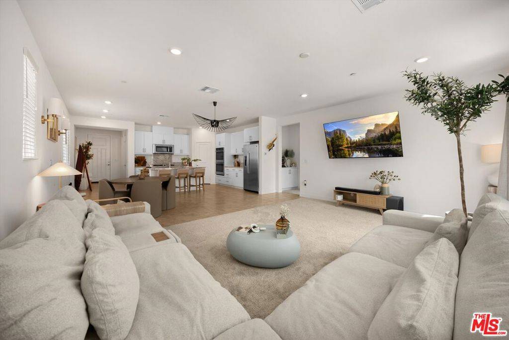 Rialto, CA 92377,519 Tucker AVE
