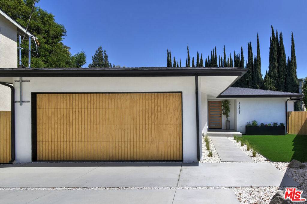 Encino, CA 91436,15431 Milbank ST