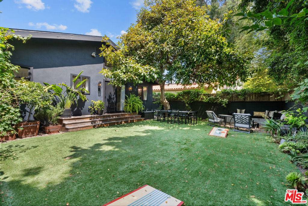 Los Angeles, CA 90066,3775 Ashwood AVE