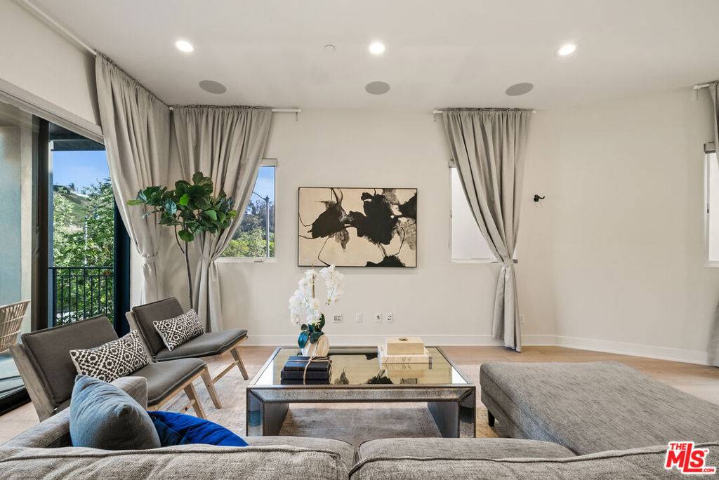 Playa Vista, CA 90094,12667 Bluff Creek DR
