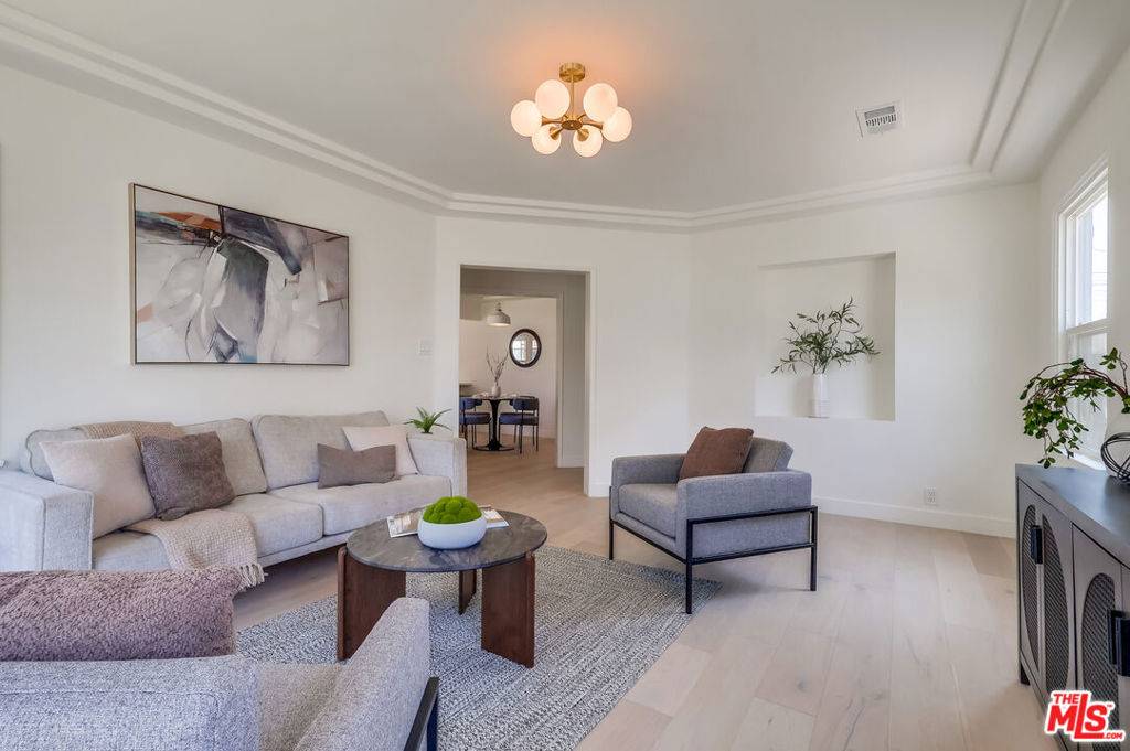 Los Angeles, CA 90047,9116 S Wilton PL
