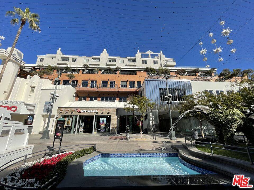 Santa Monica, CA 90401,1453 3rd Street Promenade #614