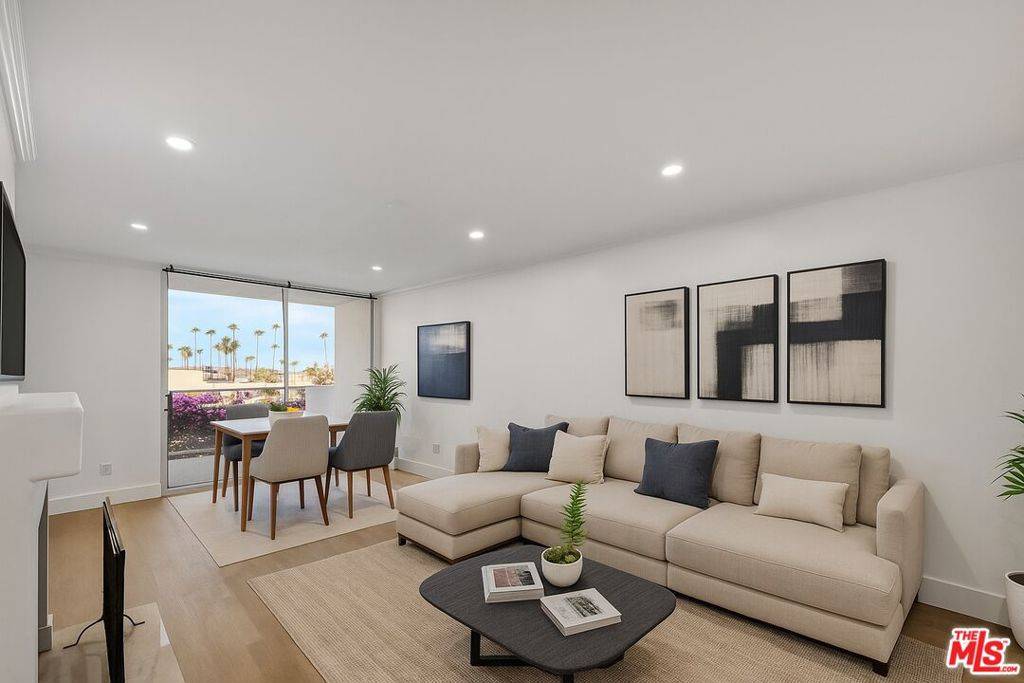 Santa Monica, CA 90402,723 Palisades Beach RD #102