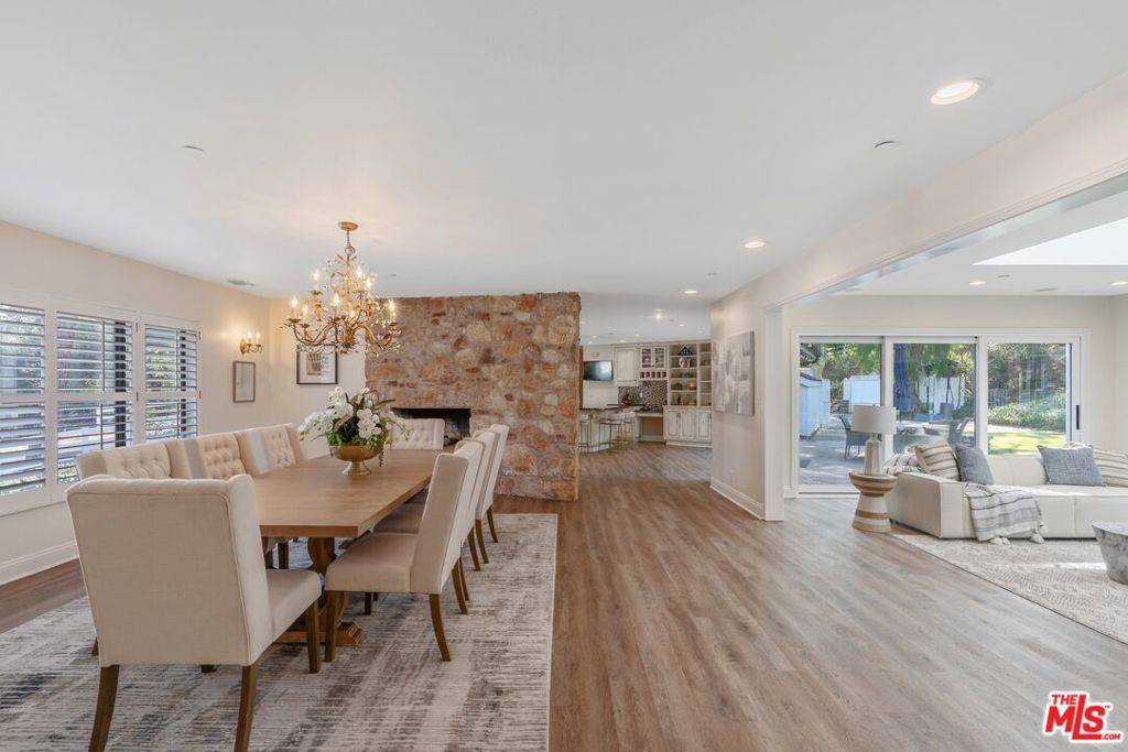 Hidden Hills, CA 91302,24901 Jim Bridger RD