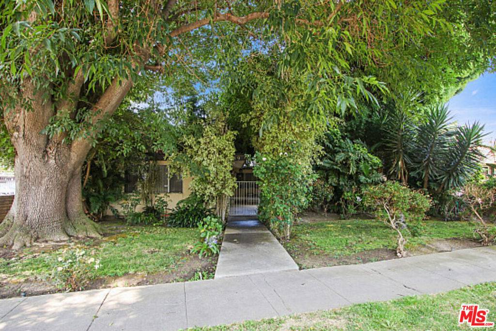 Los Angeles, CA 90064,2339 Amherst AVE