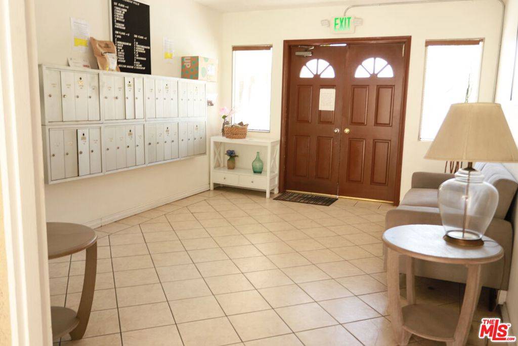 Glendale, CA 91206,211 E California AVE #B2