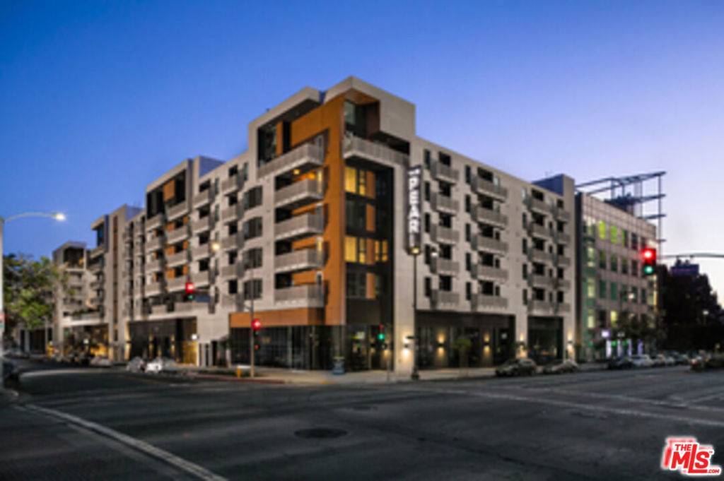 Los Angeles, CA 90005,687 S Hobart BLVD #451