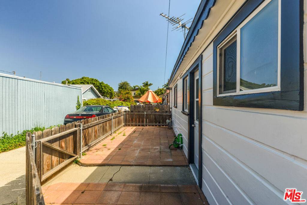 Lomita, CA 90717,1739 252nd ST