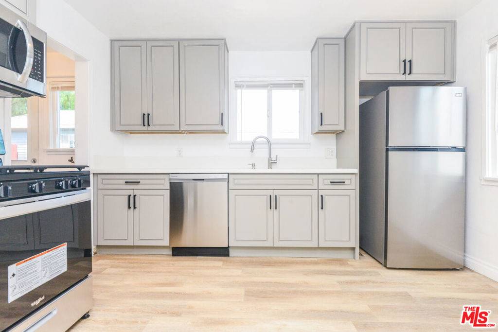 Lomita, CA 90717,1739 252nd ST