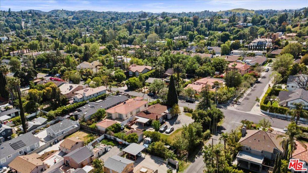 Tarzana, CA 91356,5460 Aura AVE