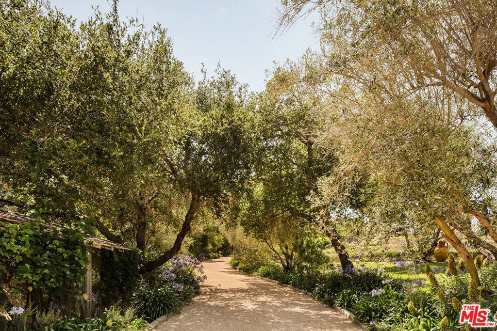 Santa Barbara, CA 93108,848 Picacho LN